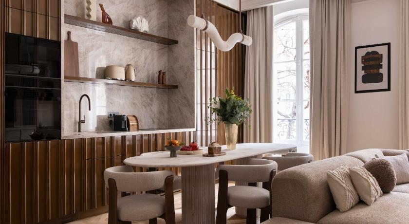 Luxury A C Apt - 10P 4BDR - Arc de Triomphe - image 3
