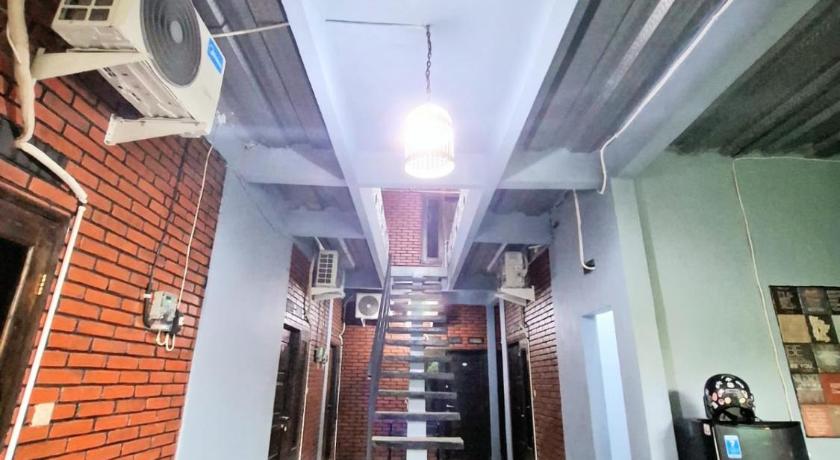 Tampilan N House & Kost Exclusive Manage by Omm Kost