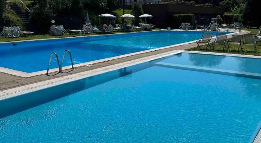 Casa Mariangela pool and garden
