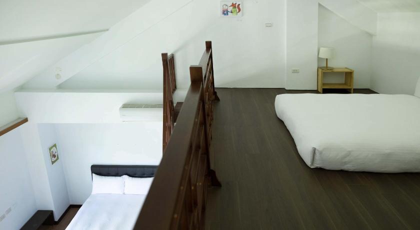 Image of Family Room 1