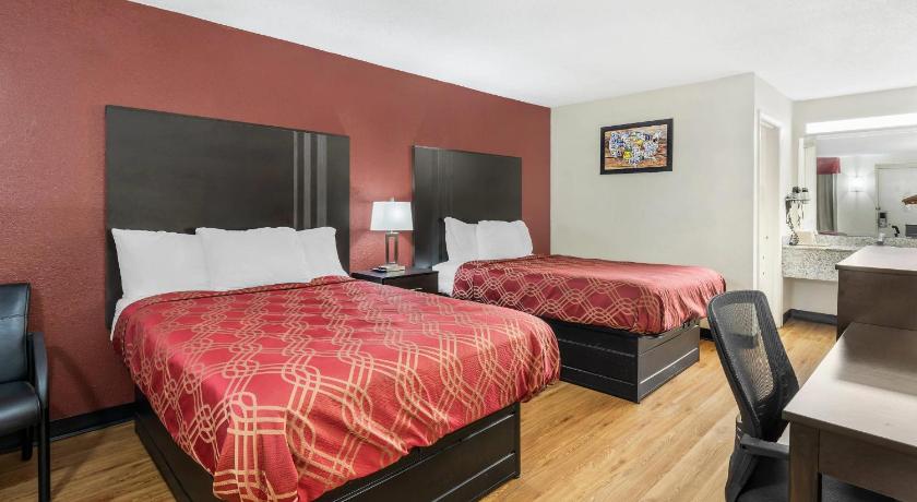Image of 2 Double Beds, Nonsmoking 1