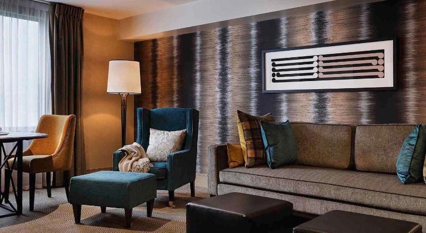 Image of Alpine Two Bedroom Suite with Two King Beds and Lake View 5