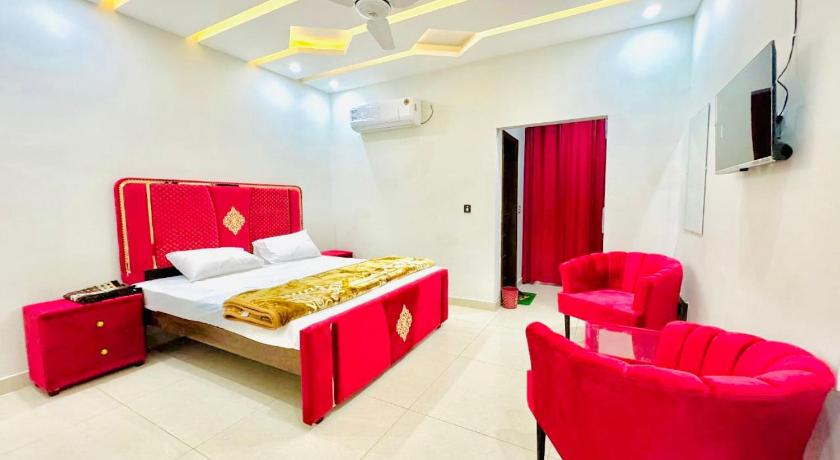Lavish Guest Line - image 6