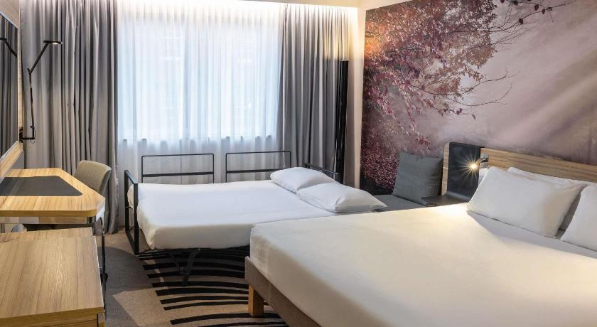 Image of Standard Room with Queen-size bed and sofa 4