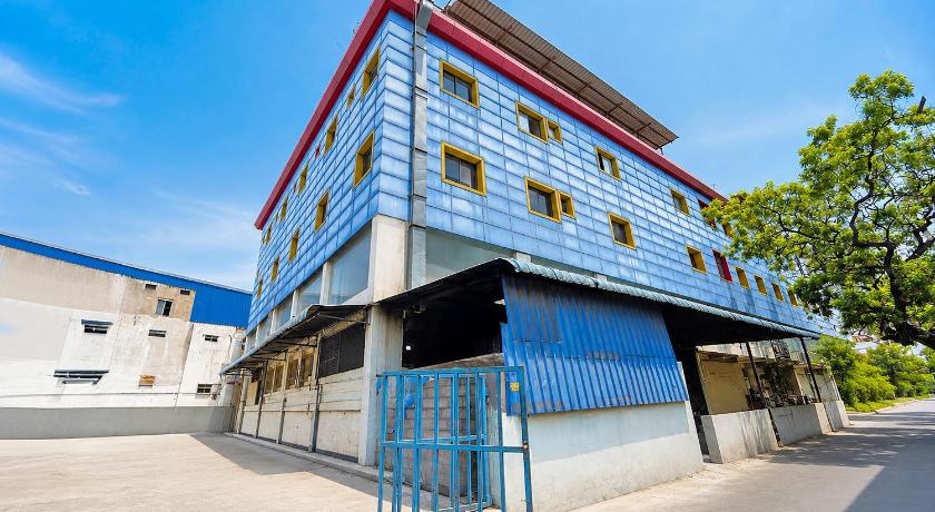 FabHotel Sca - Gandhipuram - image 13