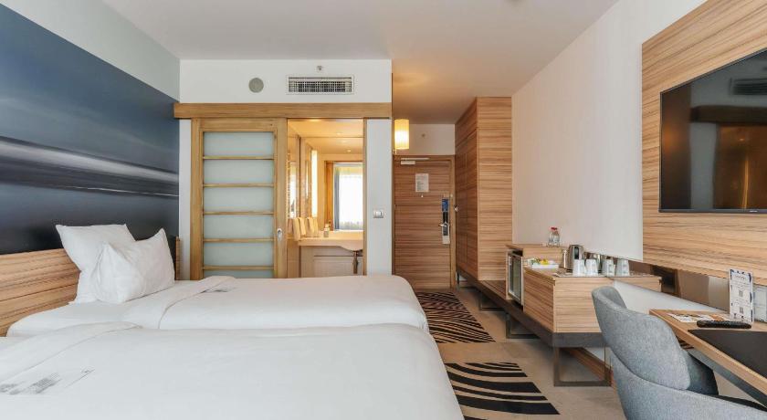 Image of Superior Room with Twin Bed 4