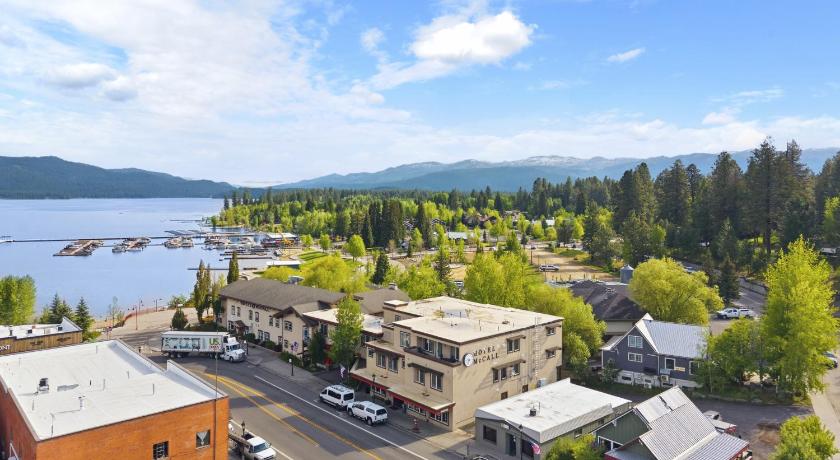 Hotel McCall