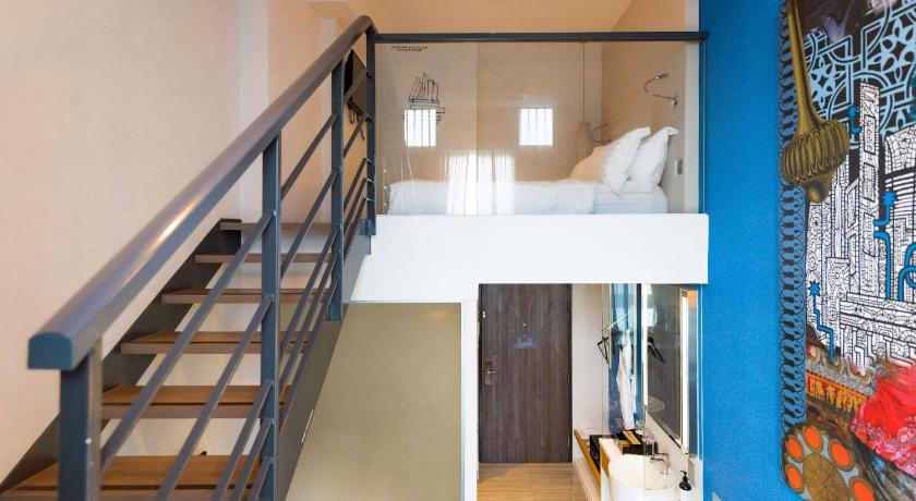 Image of Signature Loft Room With Queen Bed And Sofa-Bed 14