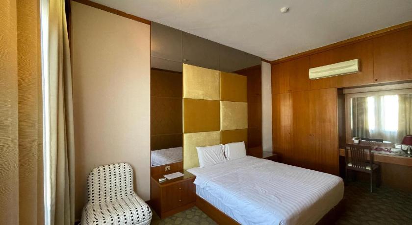 Image of Suite with City View 0