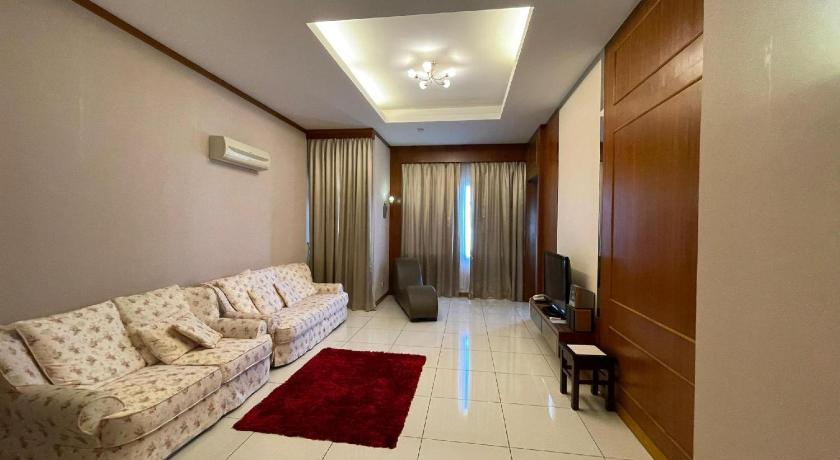Image of Suite with City View 4