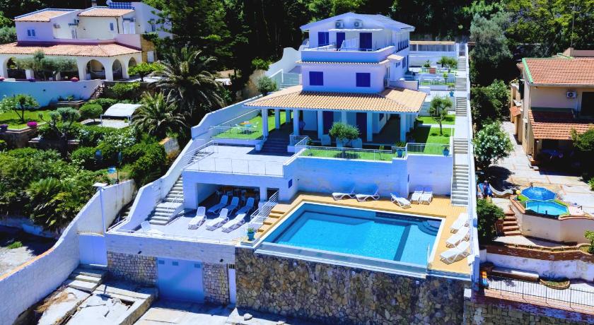 Pearl Exclusive Waterfront Villa Residence Shared Infinity Pool & Private Sea Access