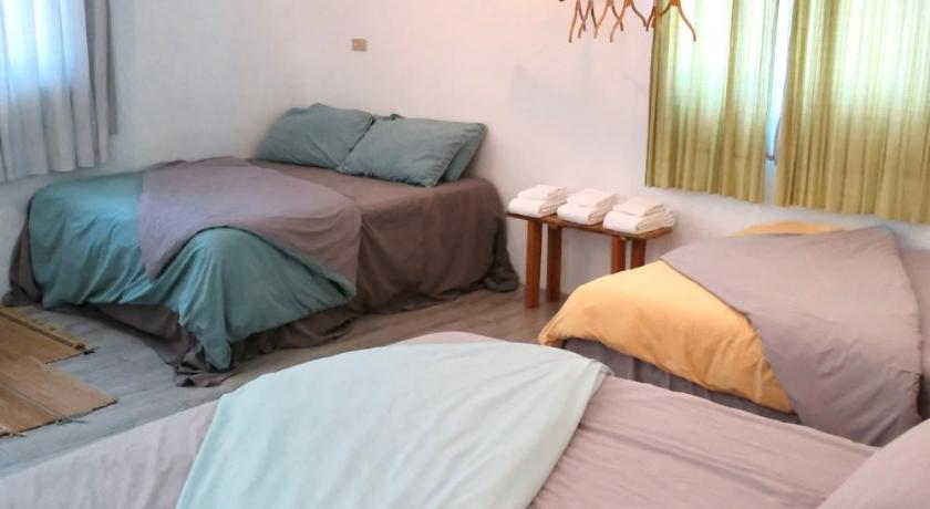 Image of Deluxe Family Suite 6