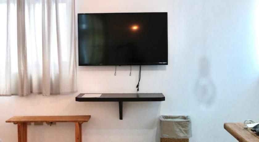 Image of Deluxe Triple Room 12