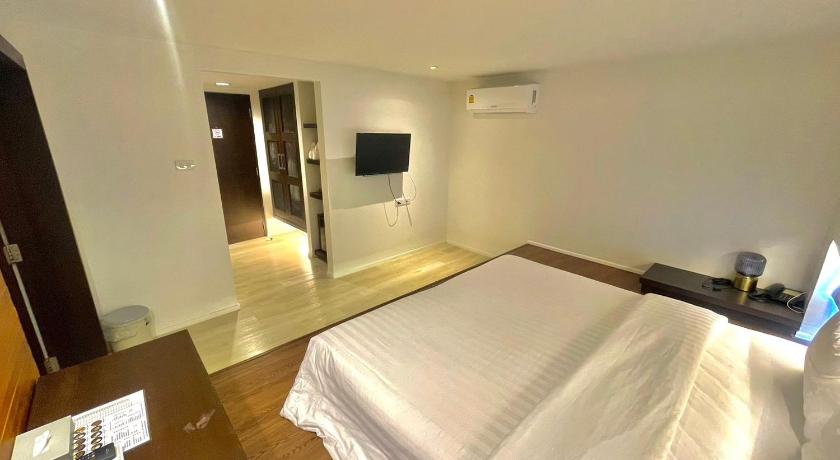 Image of The Cove Suite 7