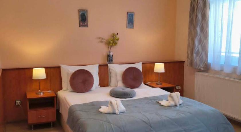 Image of Standard Twin Room 1