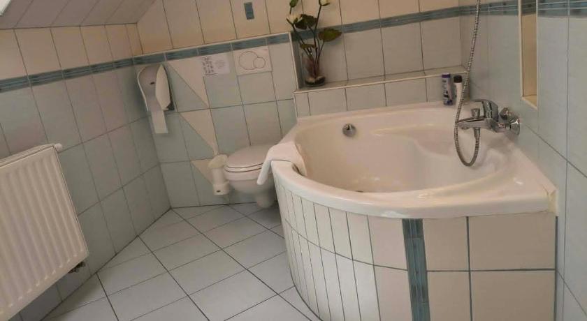 Image of Deluxe Family Room 2