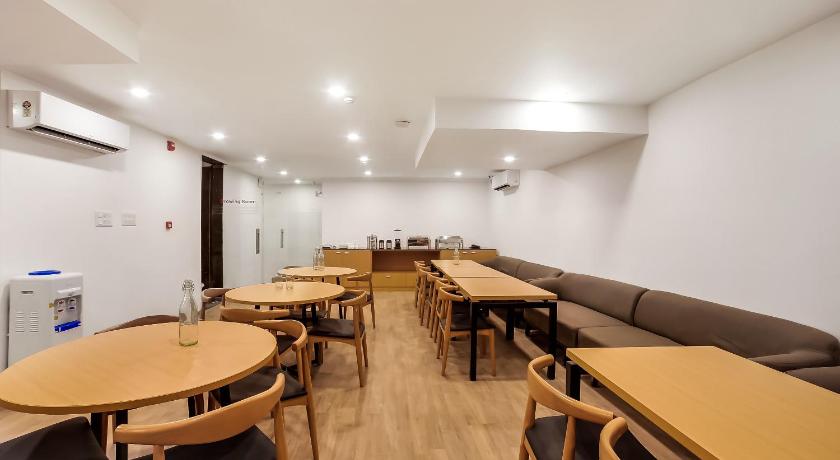 Super Townhouse 158 Near Netaji Subhash Marg Near Appu Ghar – Gurgaon, NY
