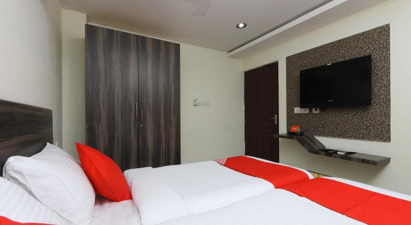 Hotel O The OAKS Residency