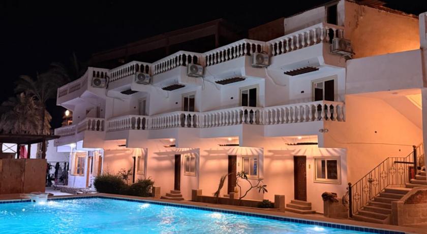 Seven Heaven Hotel Dahab And Diving Center