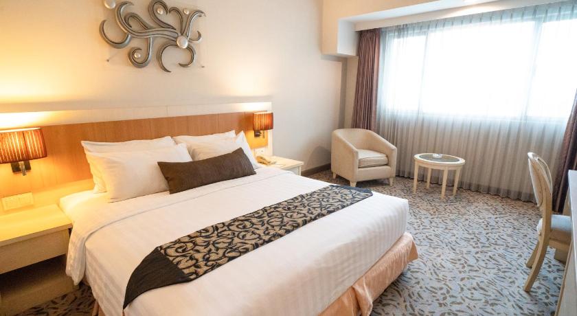 Image of Deluxe Room King Bed 1