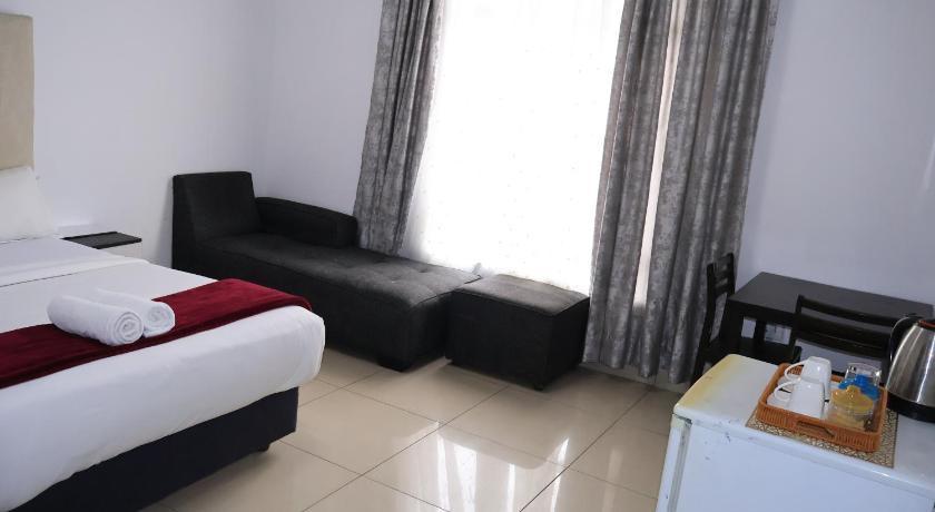 Khayamnandi Lesuire Suites - image 15