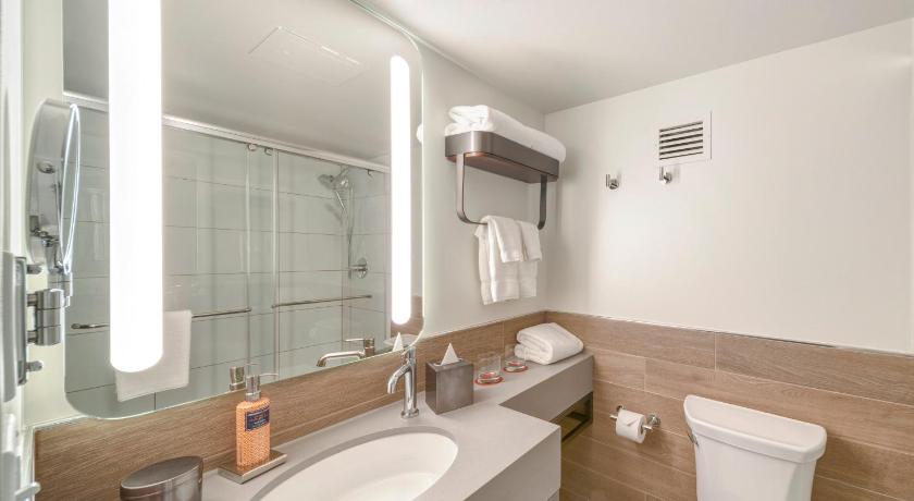 Image of Urban Suite with 1 King Bed 2