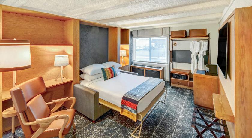 Image of Urban Suite with 1 King Bed 1