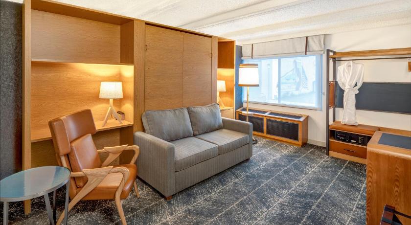 Image of Urban Suite with 1 King Bed 3