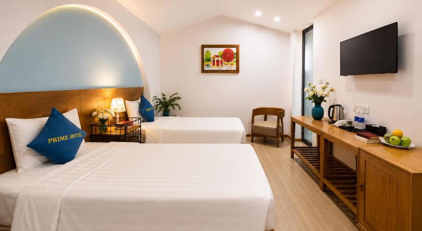Image of Deluxe Double or Twin City View with Balcony 10