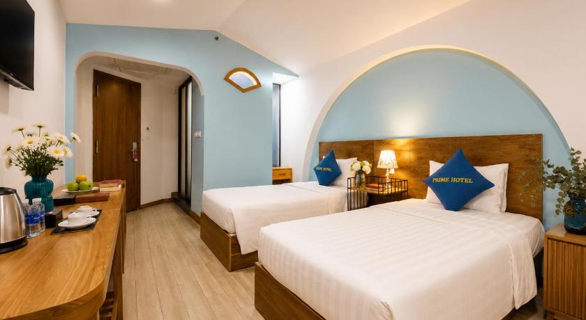 Image of Deluxe Double or Twin City View with Balcony 4