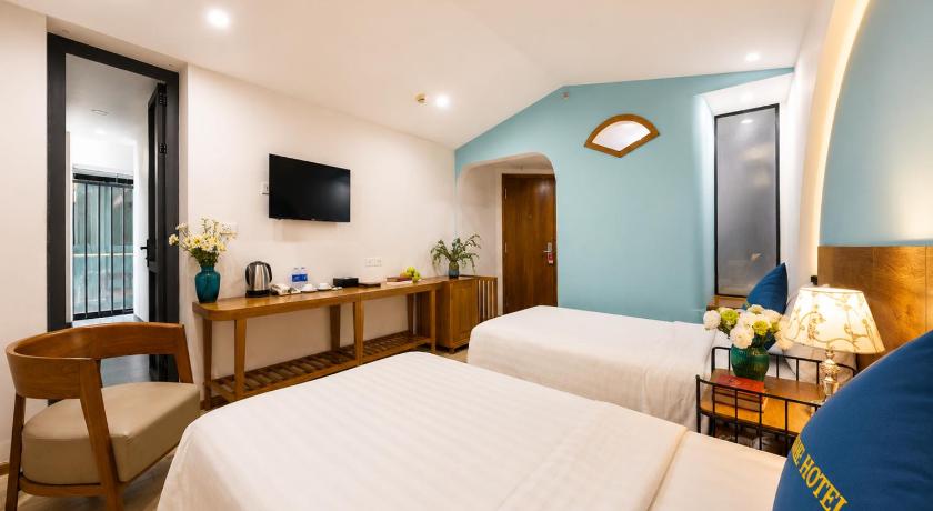 Image of Deluxe Double or Twin City View with Balcony 0