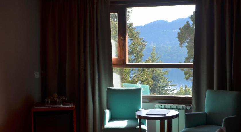 Image of Superior Suite with Lake View 12