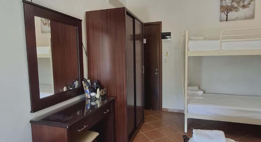 Image of Economy Quadruple Room 11