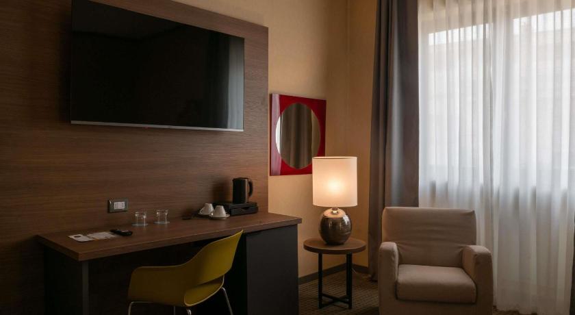 Image of Classic Room 8