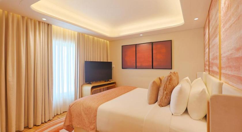 Image of Deluxe Suite with (Complimentary one way airport transfer,15% off on session of Spa and 15% off on Salon services ) 0