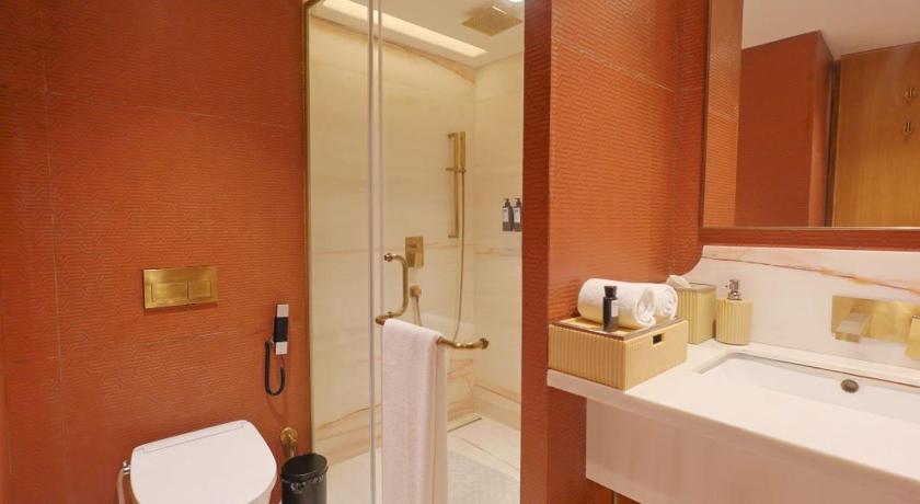 Image of Deluxe Suite with (Complimentary one way airport transfer,15% off on session of Spa and 15% off on Salon services ) 2