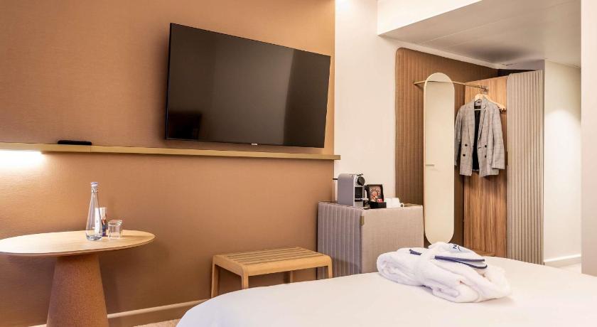 Image of Executive Suite, 1 Queen, Sofa bed 16