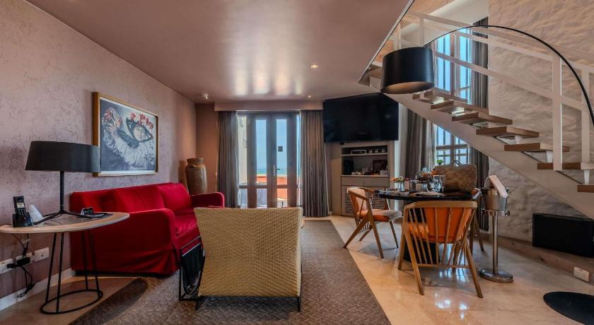 รูปของGrau King Suite with Terrace and Sea View 3
