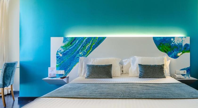 Image of Superior Twin Room 7