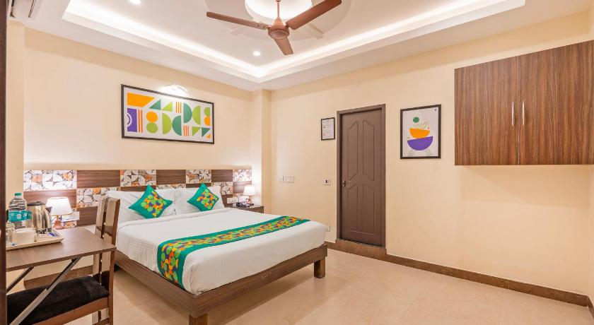 Hotel Golden Sun Inn - image 2
