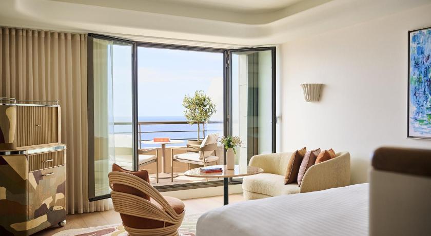 Image of 1 King Bed Sea View 0