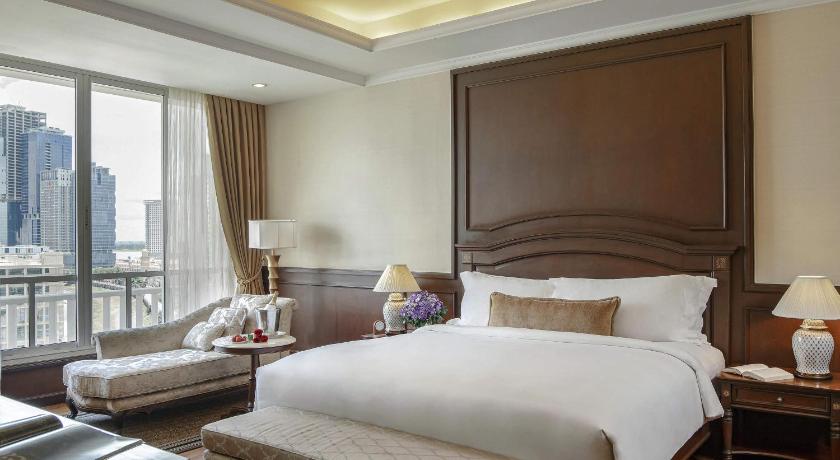 Image of Opera King Suite with Club Access 4