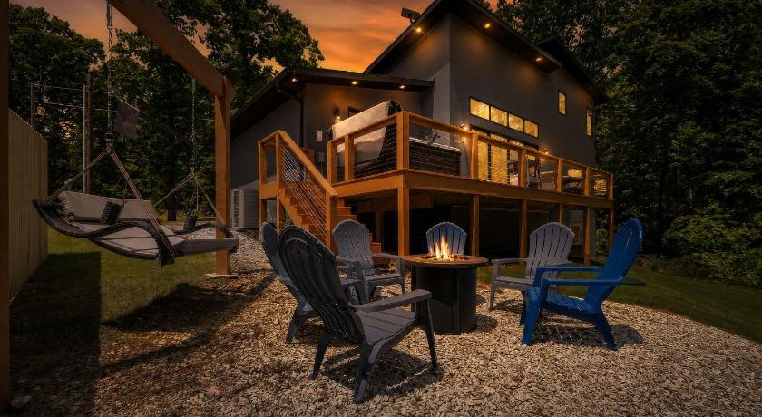 Foto von Dirt Merchant Chalet Trail Access Hot Tub on Back 40 Trail - Agoda-Rabattbuchung
