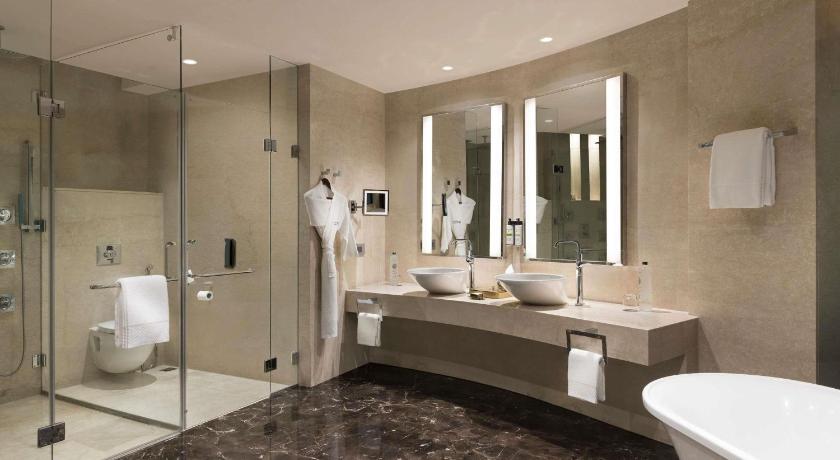 Image of Presidential King Suite with Airport View and 20% discount on food, beverages, spa and laundry | Complimentary one way airport transfer | Lounge access and cocktail hours 2