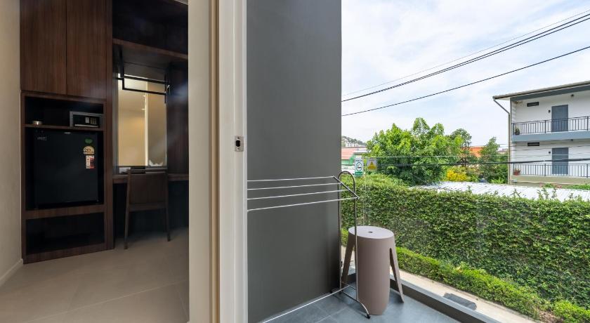 Image of Studio with Balcony 1