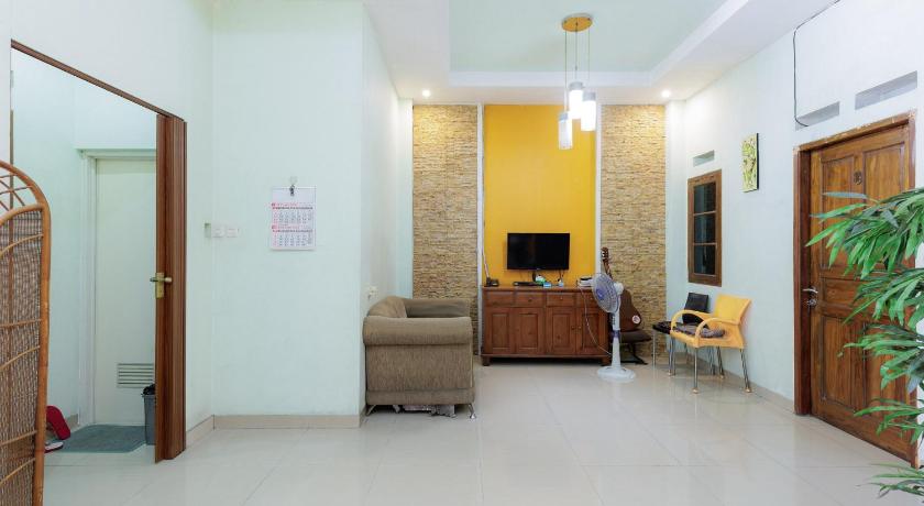 RedDoorz Syariah near Grand Kota Bintang - image 2