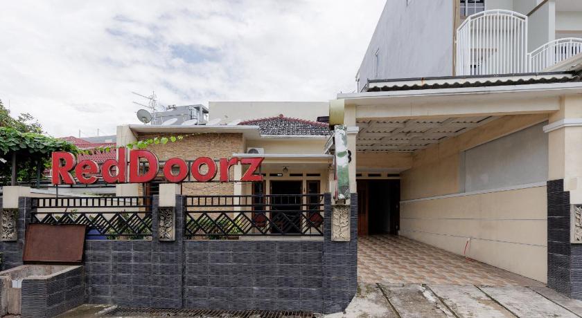 RedDoorz Syariah near Grand Kota Bintang - image 10