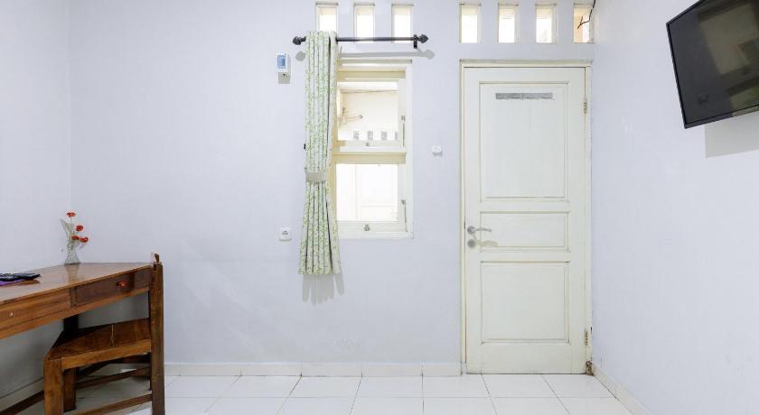 RedDoorz Syariah near Grand Kota Bintang - image 11
