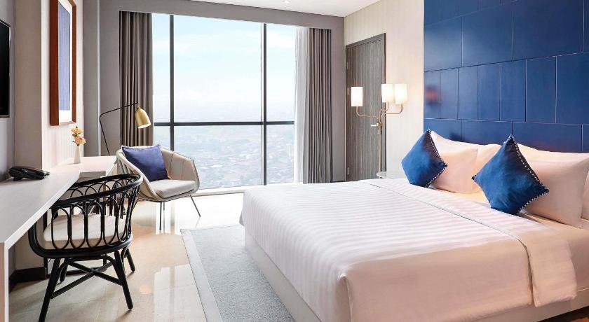 Image of Executive Suite with 1 King-Size Bed 1