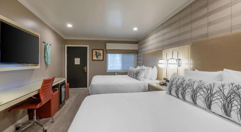 Image of Standard Room, 2 Queen Beds, Accessible, Non Smoking 0